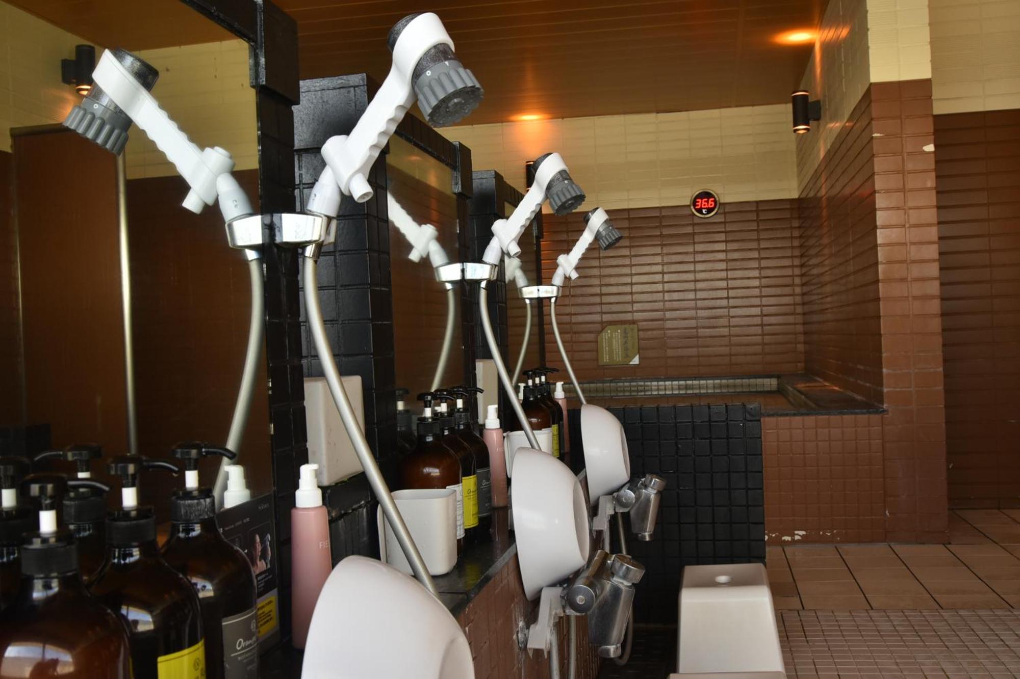 东京湾阿祖尔酒店 4*